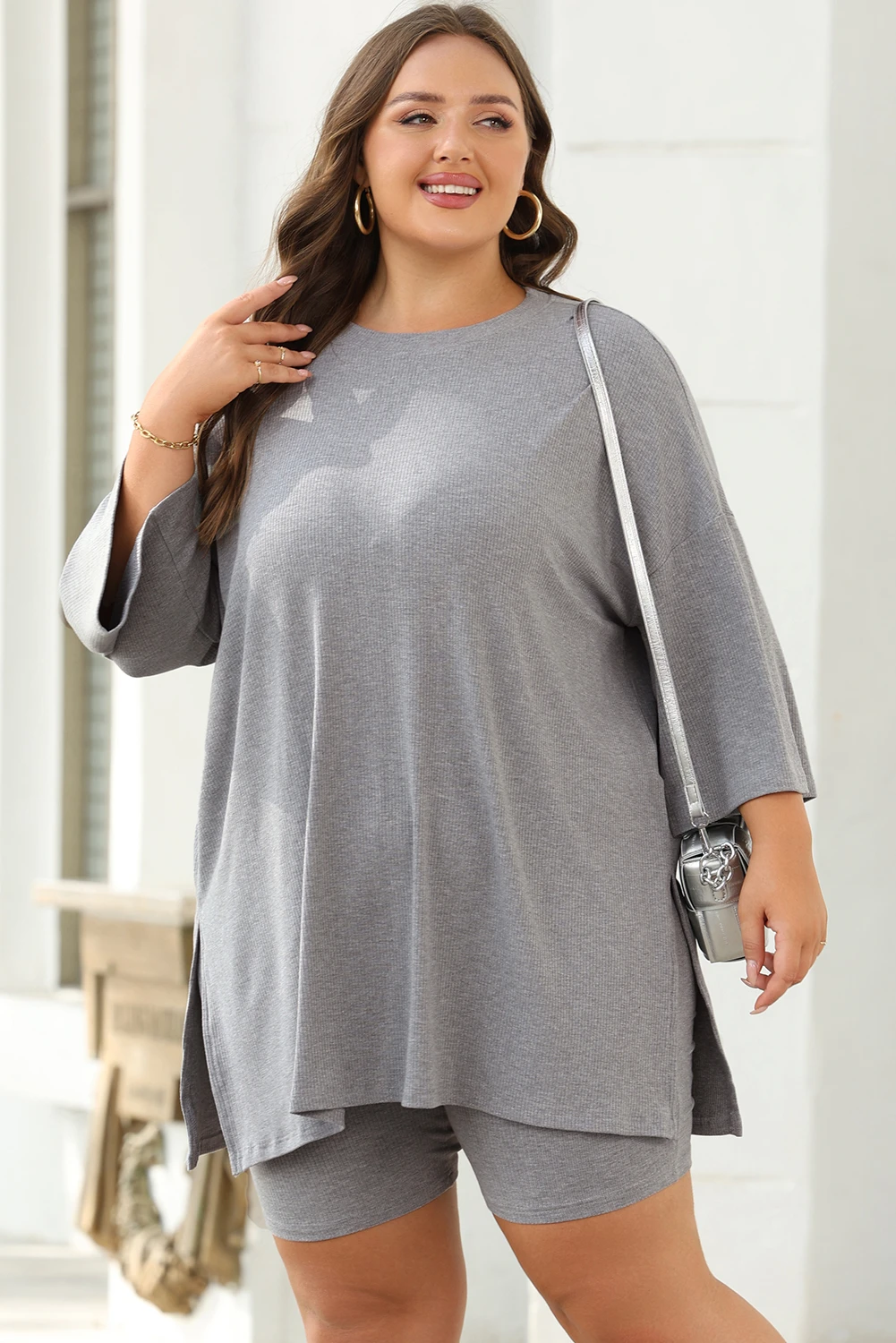 Plus Size Σετ Γυναικείο Ριπ – Oversized Μπλούζα & Σορτς Σε Γκρι- 4922