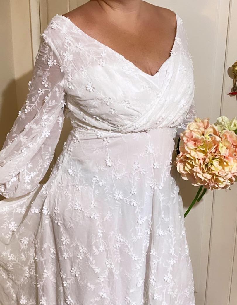 White Bishop Sleeves Lace Wedding Dress 6655
