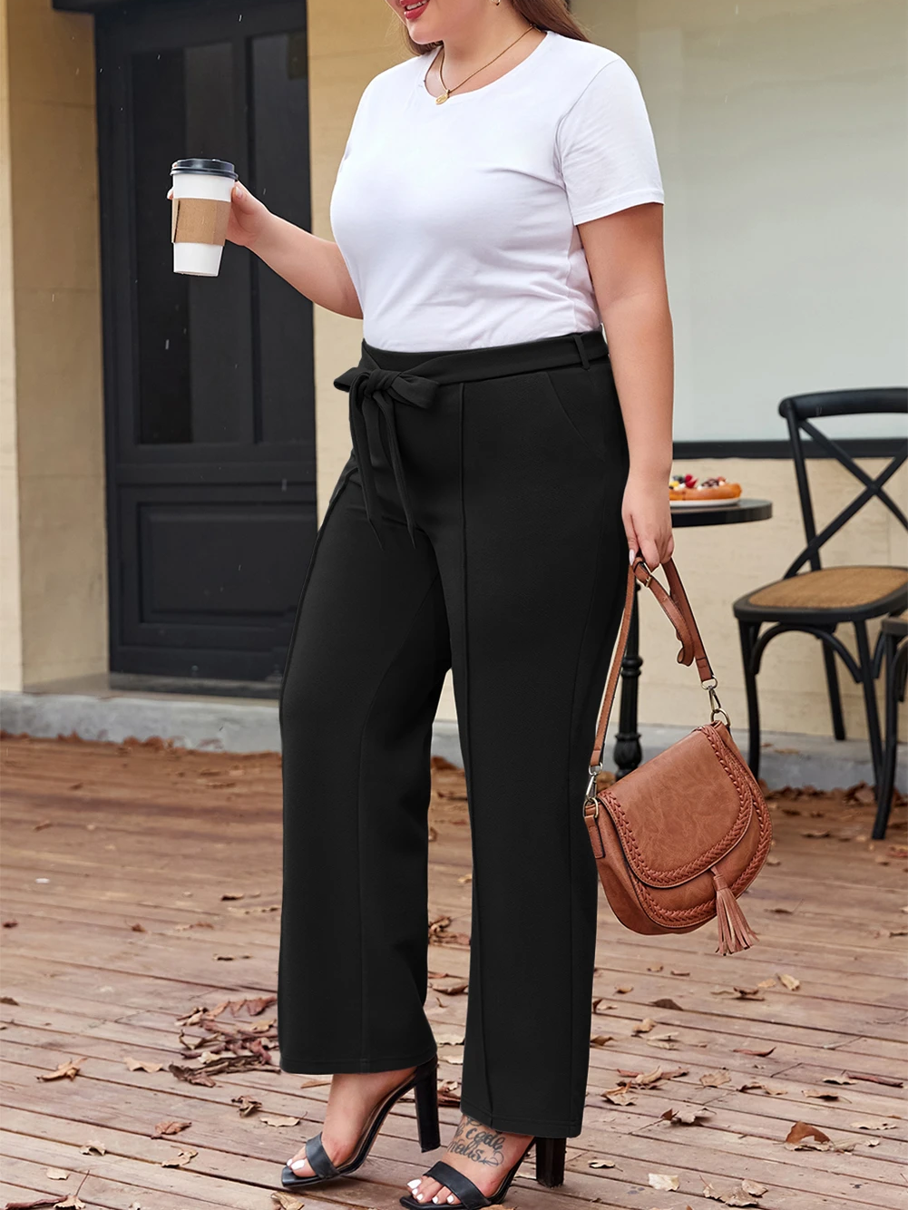 Ψηλόμεσο Μαύρο Υφασμάτινο Παντελόνι Plus Size Με Ζώνη – 5625