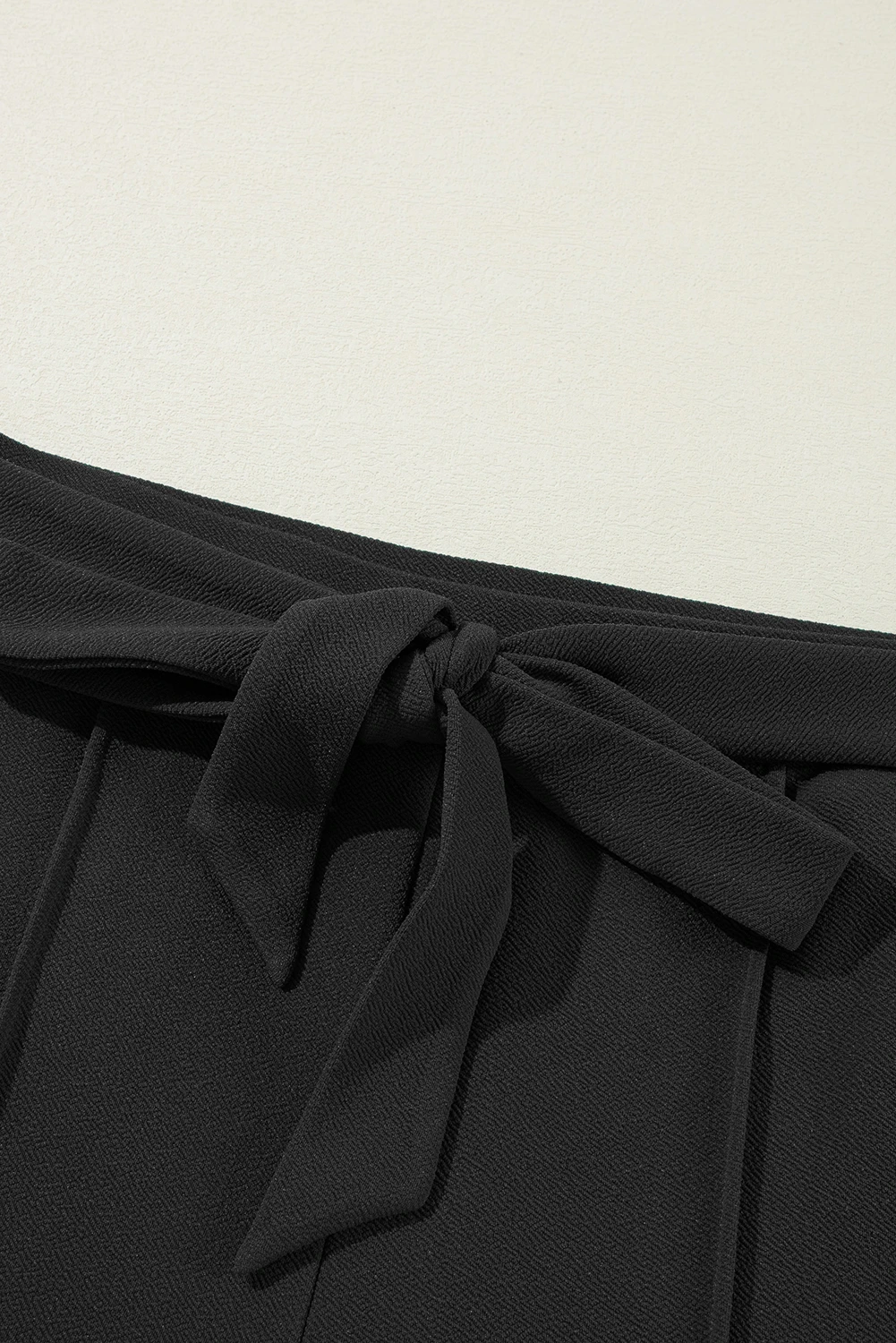 Ψηλόμεσο Μαύρο Υφασμάτινο Παντελόνι Plus Size Με Ζώνη – 5625