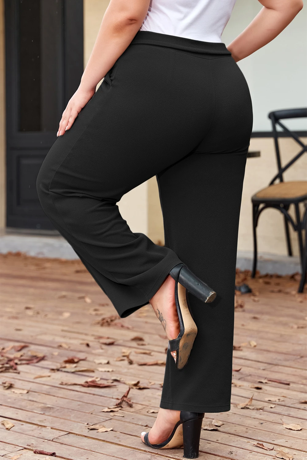 Ψηλόμεσο Μαύρο Υφασμάτινο Παντελόνι Plus Size Με Ζώνη – 5625