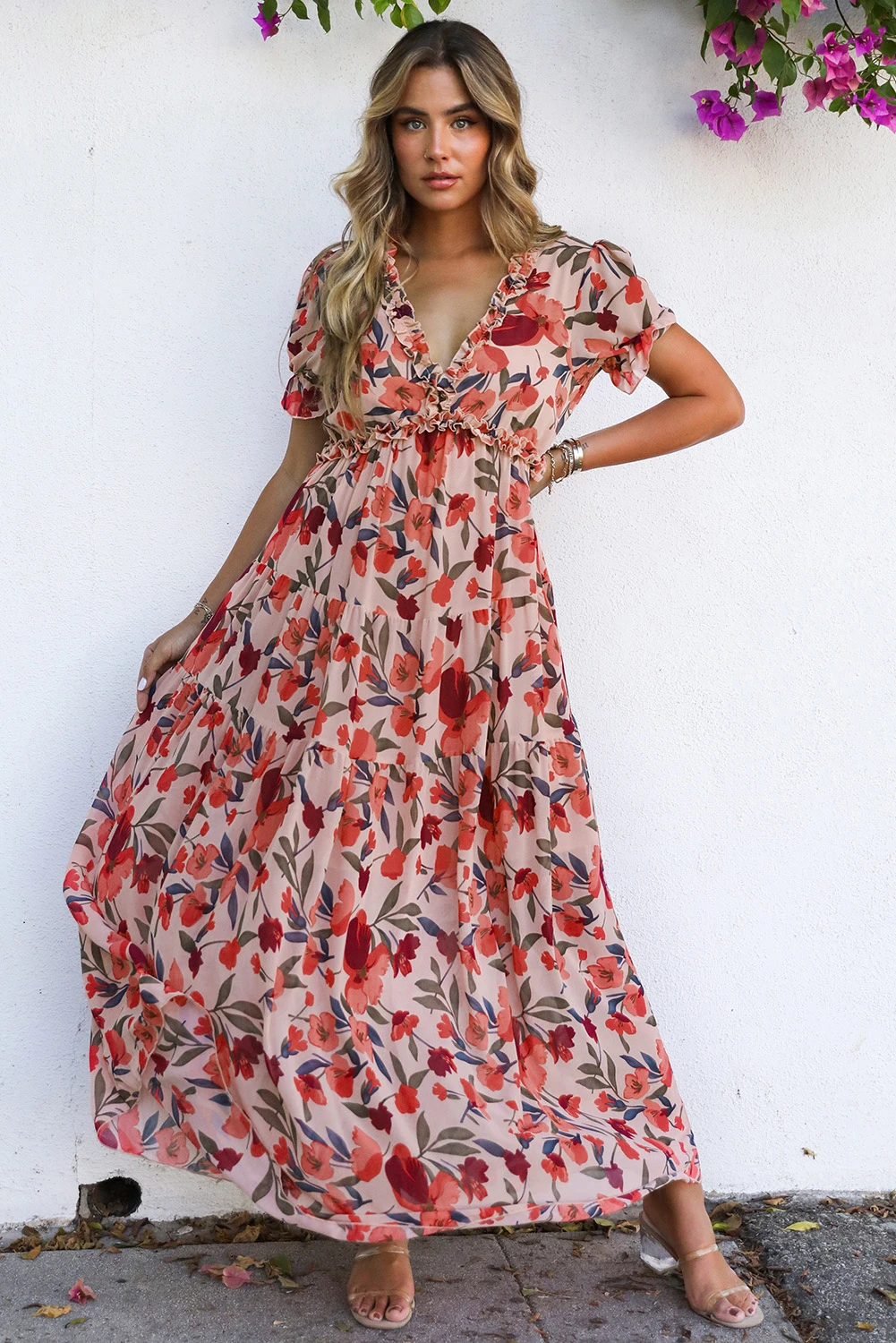Wild Lotus Maxi Φλοράλ Φόρεμα Mε Βολάν & V Λαιμόκοψη Pink – 5596