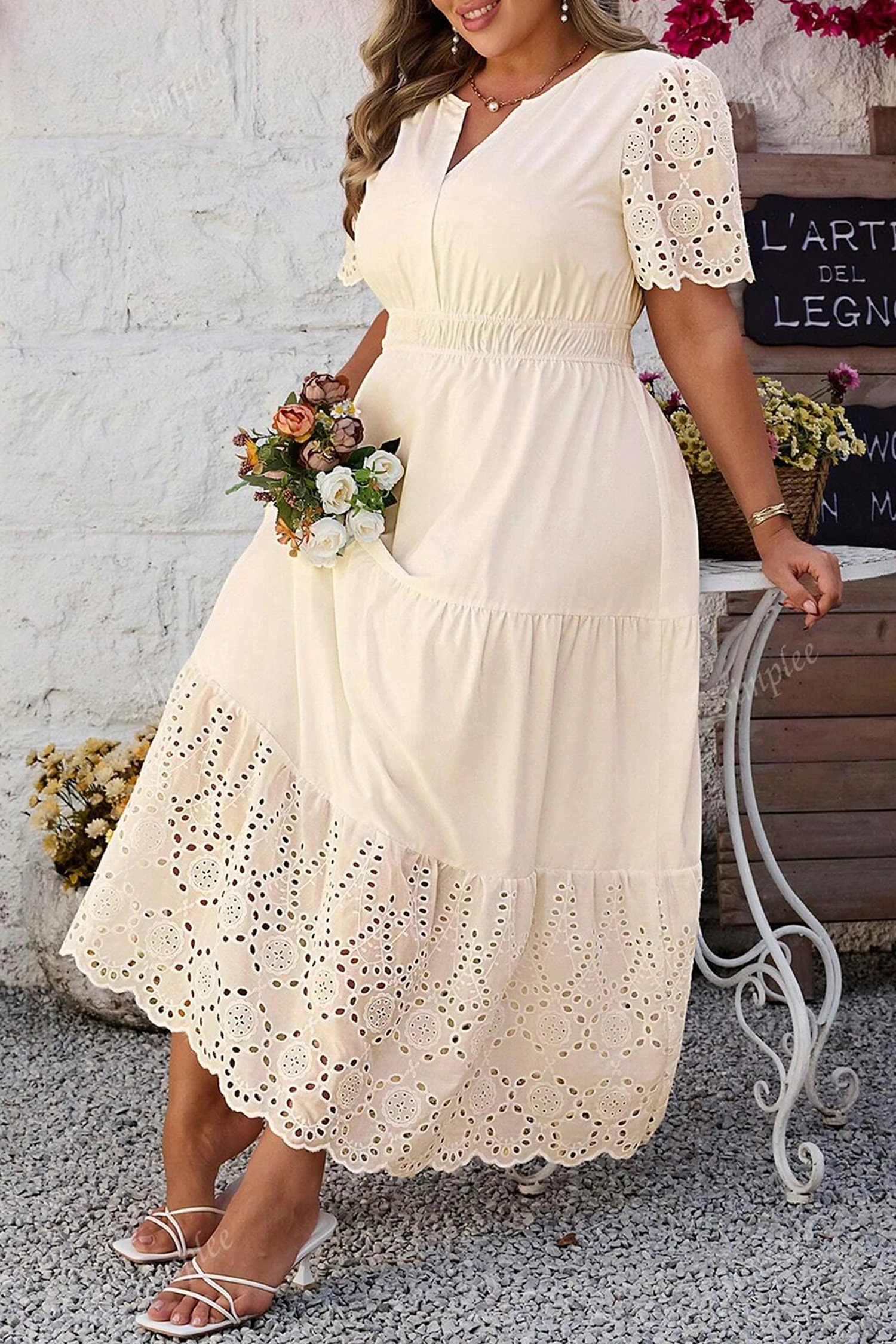 Plus Size Μπεζ Maxi Φόρεμα Με Κέντημα Broderie – Αέρινο Καλοκαιρινό Φόρεμα – 5634