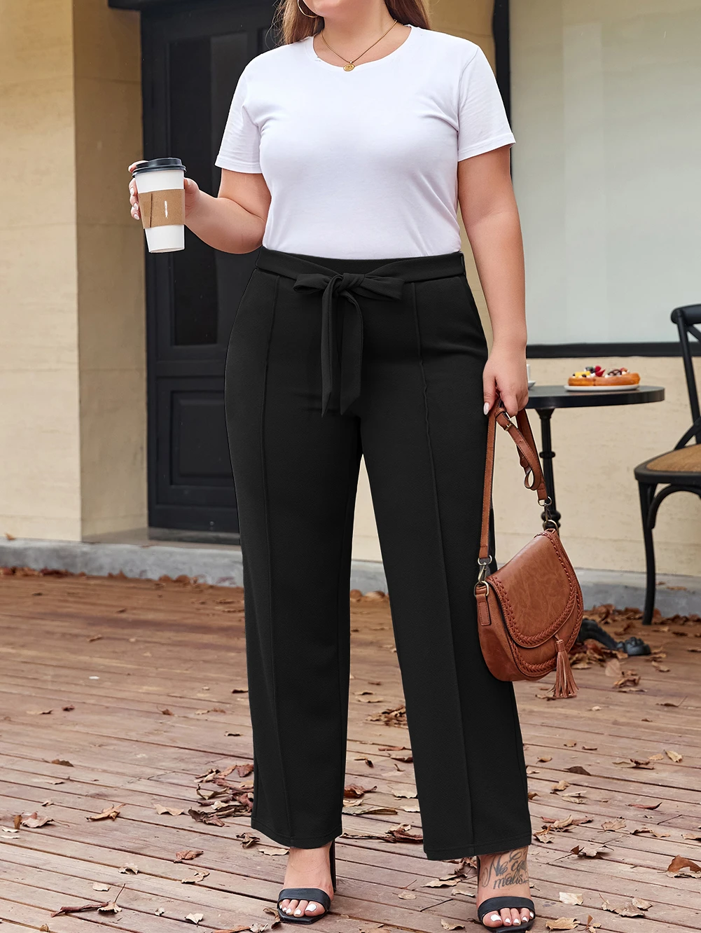 Ψηλόμεσο Μαύρο Υφασμάτινο Παντελόνι Plus Size Με Ζώνη – 5625
