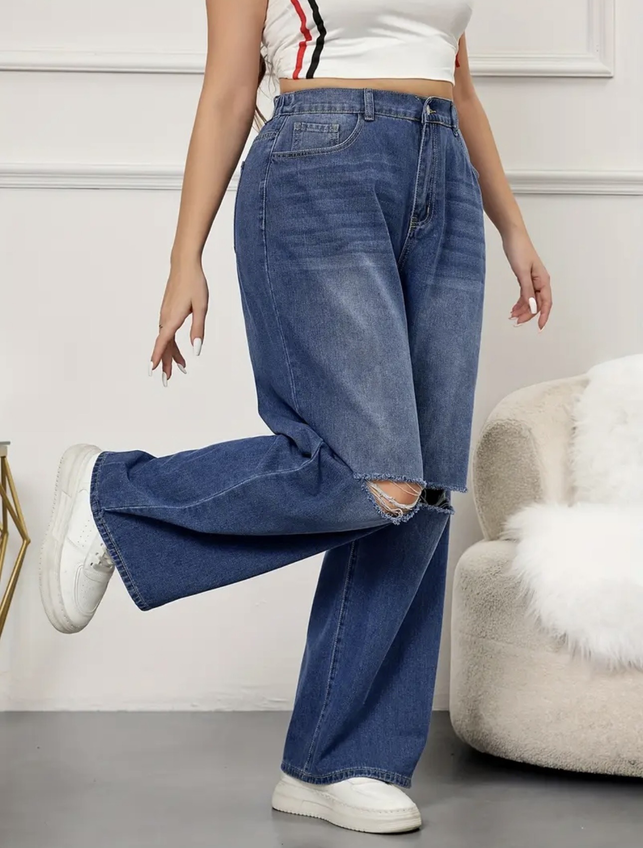 Street style essential – Ψηλόμεσο Plus Jean με σκίσιμο στο γόνατο - 2099